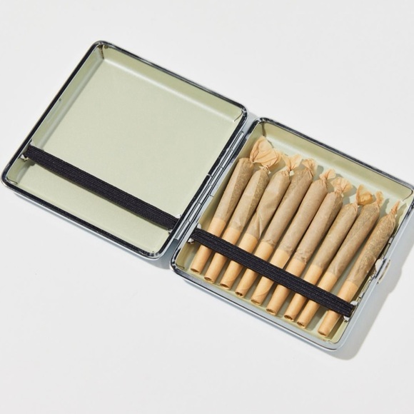 A Shop Of Things Bow Stash Case Cardholder Light Blue with Pearls, NWT 420 Gift - Picture 2 of 3